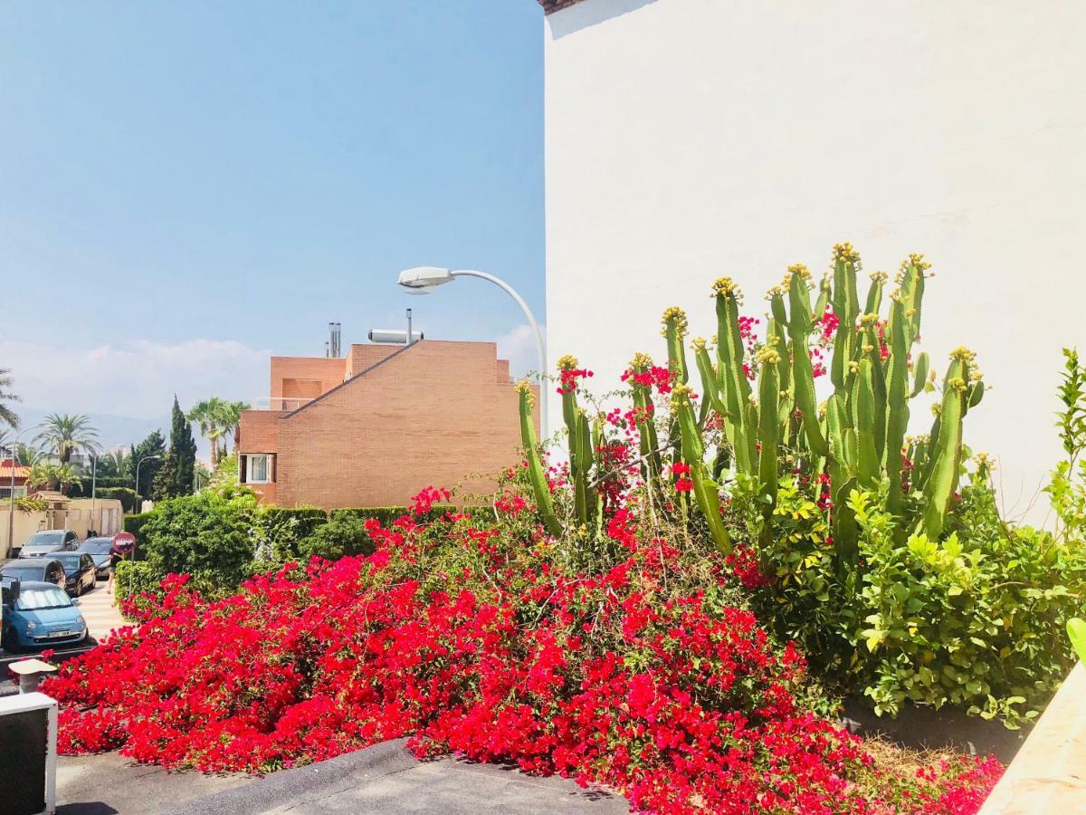 Gran Casa Con Terraza A 3 Min Playa Con Wifi - Rodeada De Servicios Roquetas de Mar Exterior photo